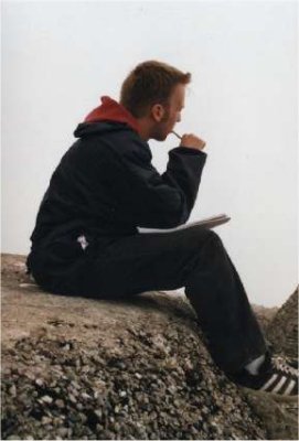Sebastian beim Schreiben seines erfolgreichen Berggedichts.